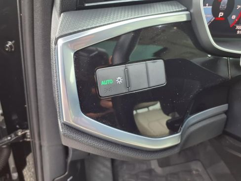 Used 2021 Audi Q3 2.0T Premium image 28