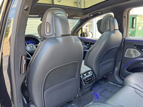 Used 2023 Mercedes-Benz EQS 580 4MATIC SUV w/ Exclusive Trim Package image 46