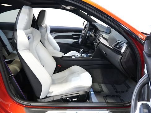Used 2020 BMW M4 Coupe w/ Competition Package RWD image 30