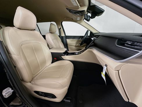 Used 2022 Jeep Grand Cherokee L Limited w/ Luxury Tech Group II image 33