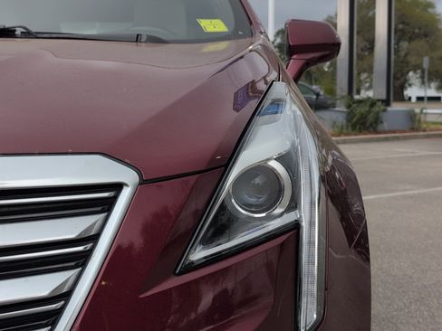 Used 2017 Cadillac XT5 FWD image 12