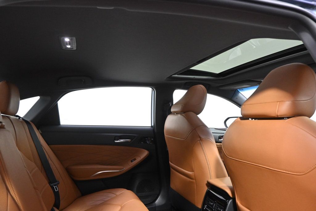 Used 2020 Toyota Avalon Limited w/ Advanced Safety Package FWD image 17