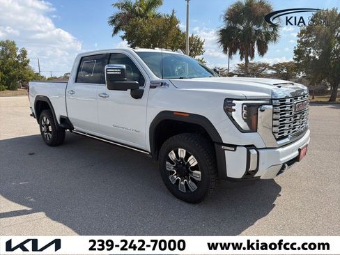 Used 2024 GMC Sierra 3500 Denali w/ Denali Reserve Package image 9