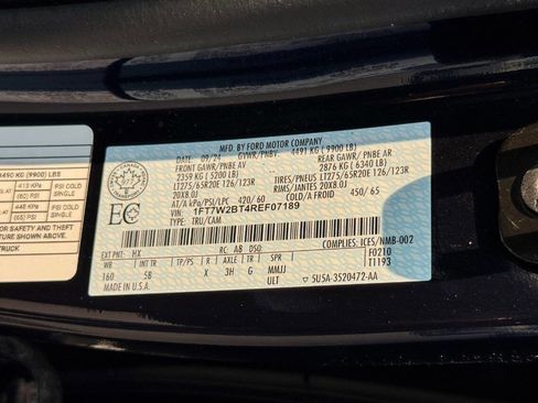 Used 2024 Ford F250 Lariat w/ Black Appearance Package image 18