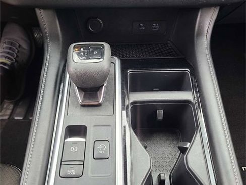 Used 2022 Nissan Pathfinder SL w/ SL Black Package image 30