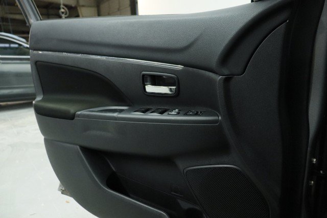 Used 2023 Mitsubishi Outlander Sport ES AWD/4WD image 19