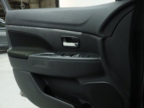 Used 2023 Mitsubishi Outlander Sport ES AWD/4WD image 19