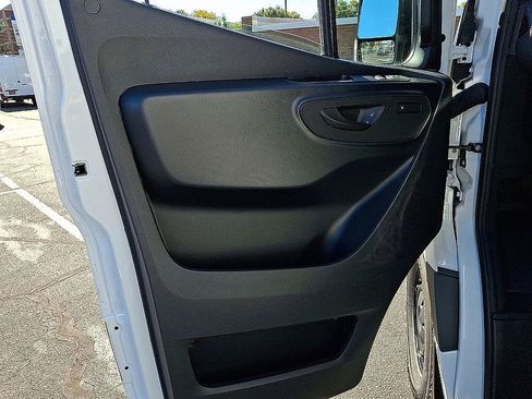 Used 2025 Mercedes-Benz Sprinter 2500 image 11