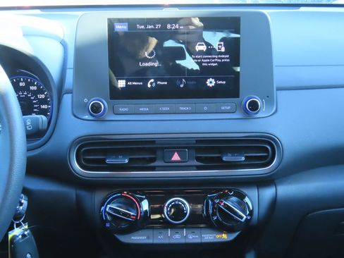 Used 2023 Hyundai Kona SE w/ Cargo Package image 8