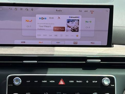 Certified 2025 Genesis GV80 2.5T Select AWD/4WD image 14