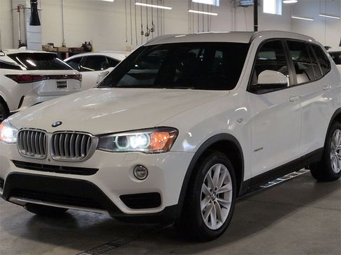 Used 2017 BMW X3 xDrive28i image 16