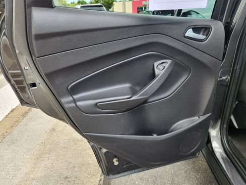 Used 2018 Ford Escape SE w/ SE Sync 3 Package AWD/4WD image 16