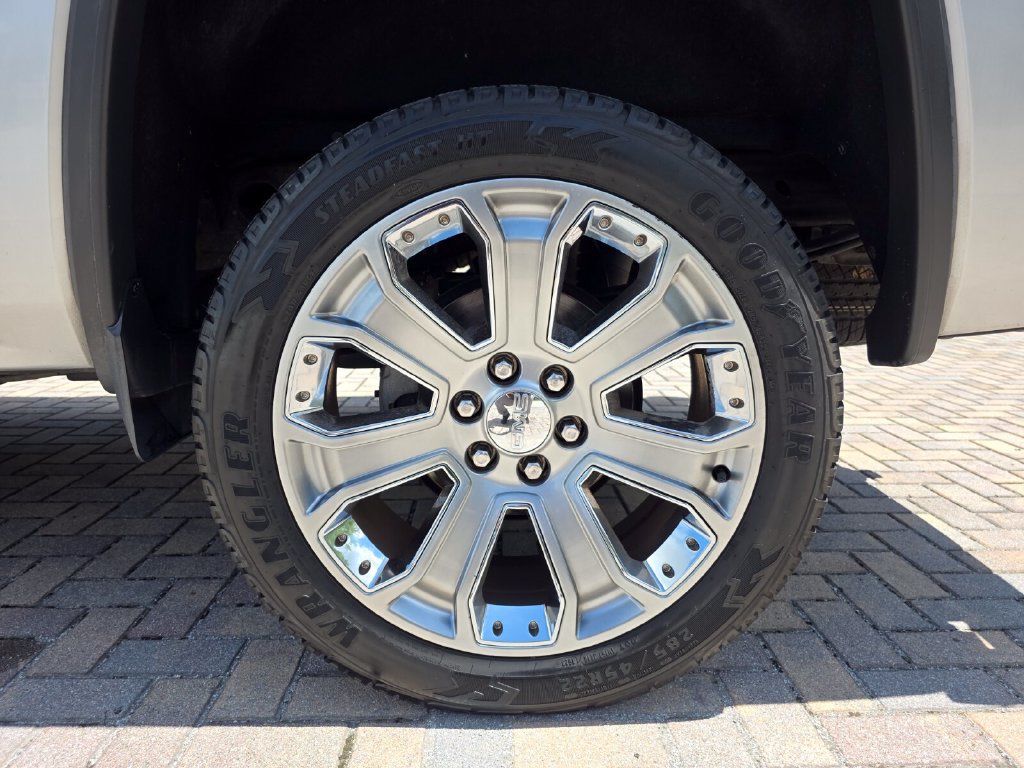 Used 2018 GMC Sierra 1500 Denali w/ Denali Ultimate Package AWD/4WD image 19