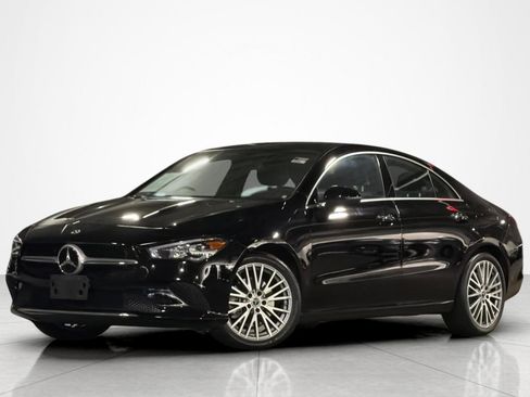 Used 2023 Mercedes-Benz CLA 250 4MATIC image 1