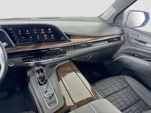 Used 2021 Cadillac Escalade Premium Luxury Platinum image 24