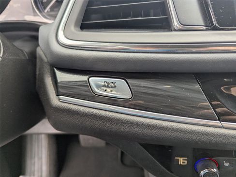 Used 2021 Buick Enclave Essence image 24