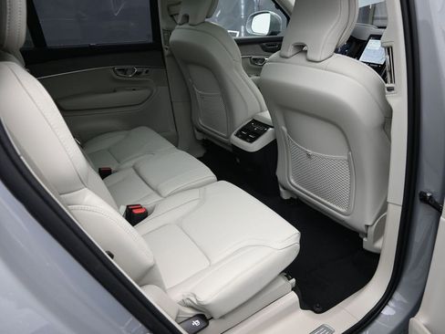 New 2026 Volvo XC90 B6 Ultra image 34