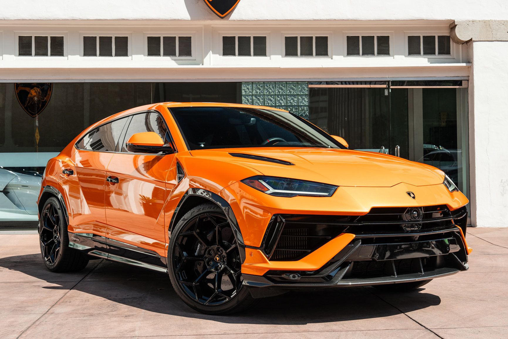 Used 2024 Lamborghini Urus Performante AWD/4WD image 1