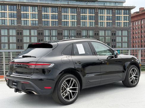 Certified 2026 Porsche Macan AWD/4WD image 7