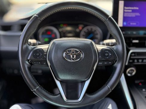 Used 2024 Toyota Venza XLE AWD/4WD image 10