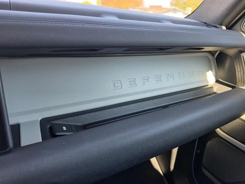Used 2020 Land Rover Defender 110 First Edition AWD/4WD image 22