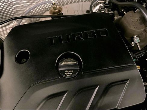 Used 2024 Buick Encore GX Avenir w/ Avenir Technology Package image 31