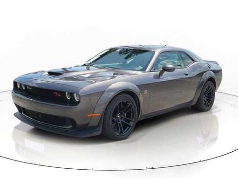 Used 2021 Dodge Challenger R/T Scat Pack RWD image 3