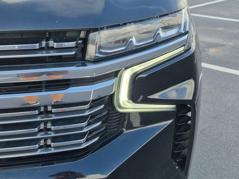 Used 2022 Chevrolet Suburban Premier RWD image 9