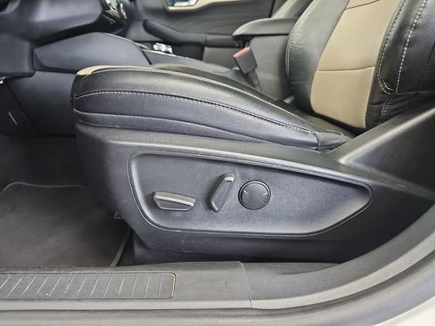 Used 2021 Ford Escape Titanium w/ Titanium Elite Package FWD image 29