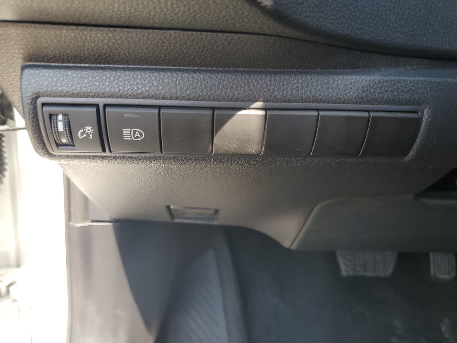 Used 2025 Toyota Corolla LE FWD image 19