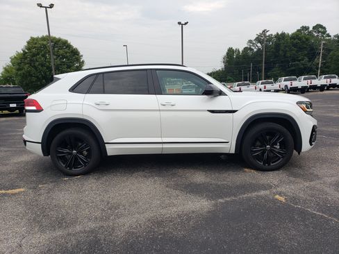Used 2023 Volkswagen Atlas Cross Sport SEL AWD/4WD image 5