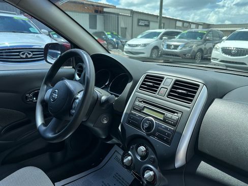 Used 2014 Nissan Versa SV FWD image 8