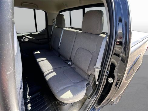 Used 2016 Nissan Frontier SV image 17