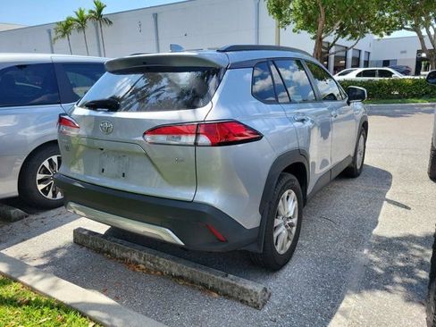 Used 2024 Toyota Corolla Cross LE FWD image 6