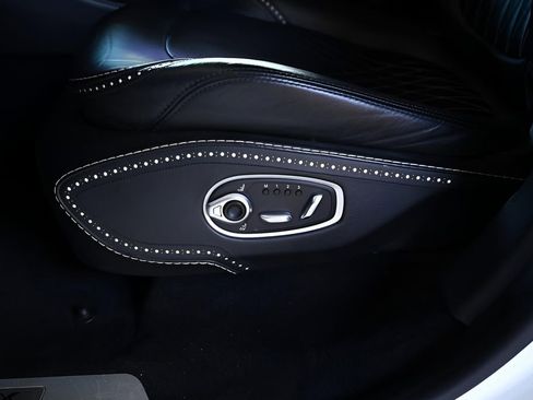 Used 2021 Aston Martin DBX image 14