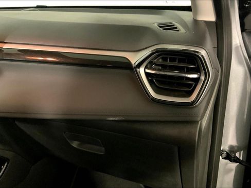 Used 2025 Chevrolet TrailBlazer LT AWD/4WD image 16