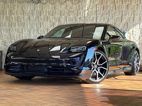 Used 2024 Porsche Taycan 4S w/ Technology Package (P6F) AWD/4WD image 2