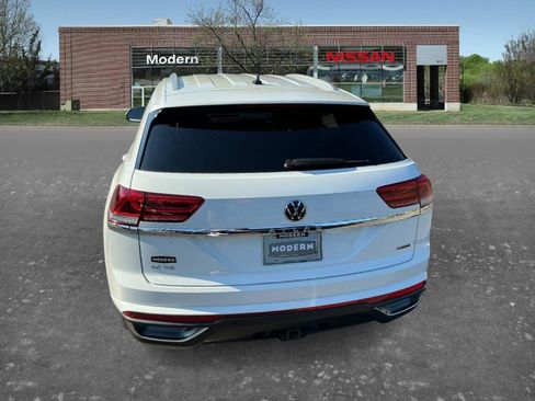 Used 2022 Volkswagen Atlas Cross Sport SE AWD/4WD image 3