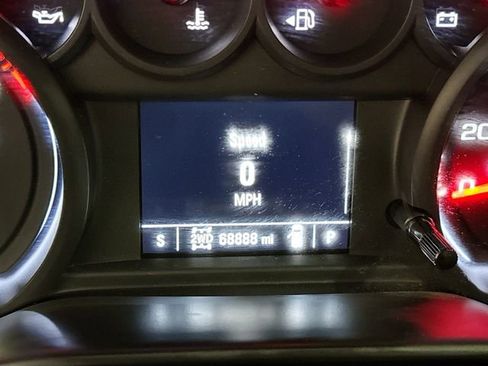 Used 2020 Chevrolet Silverado 1500 Custom w/ Custom Value Package image 13