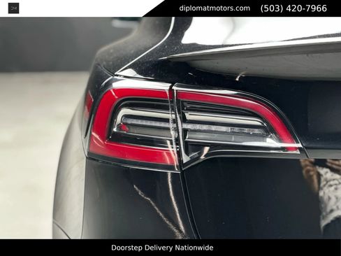Used 2021 Tesla Model 3 Performance image 15