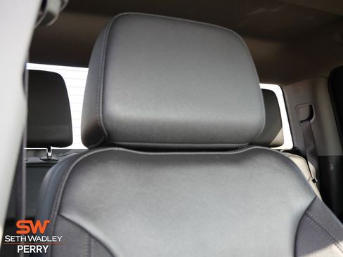 Used 2023 GMC Sierra 1500 SLT image 19