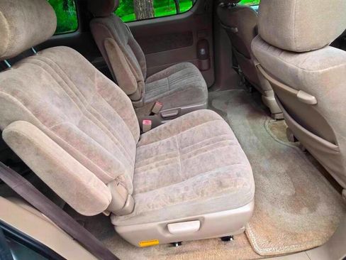 Used 2001 Toyota Sienna XLE image 14