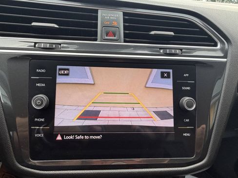 Used 2023 Volkswagen Tiguan SE FWD image 14