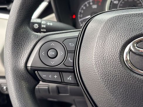 Used 2022 Toyota Corolla LE image 24