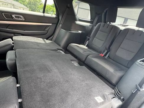 Used 2018 Ford Explorer XLT image 21