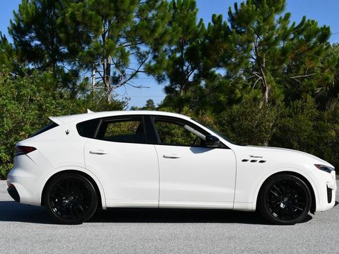 Used 2022 Maserati Levante Modena AWD/4WD image 7