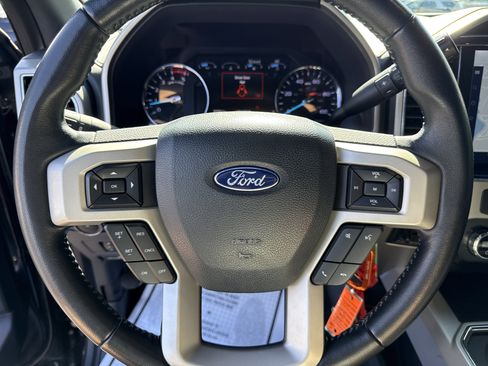 Certified 2022 Ford F250 Lariat w/ Black Appearance Package image 29