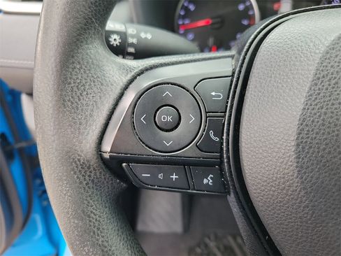 Used 2021 Toyota RAV4 LE image 19