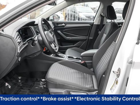 Used 2024 Volkswagen Jetta S image 5