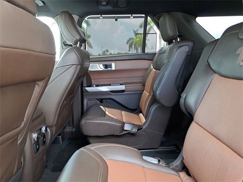 Used 2022 Ford Explorer King Ranch w/ Technology Package image 15